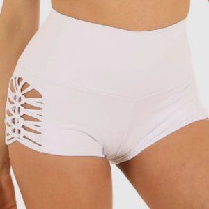 ISO MIKA yoga maria short